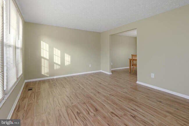 Building Photo - 1346 Rock Chapel Rd