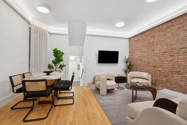 Foto del edificio - 125 E 83rd St