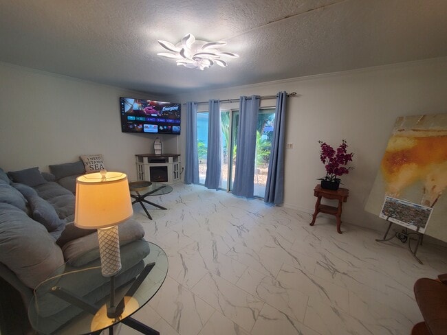 Foto del edificio - 279 S Brevard Ave