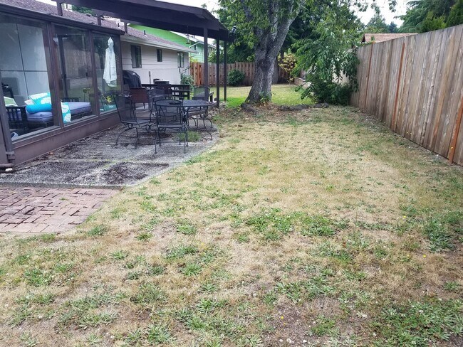 Building Photo - Short Term! 3 Bedroom East Bremerton Home!