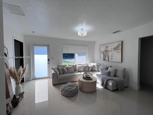 Foto del edificio - 14830 Miami Lakeway S