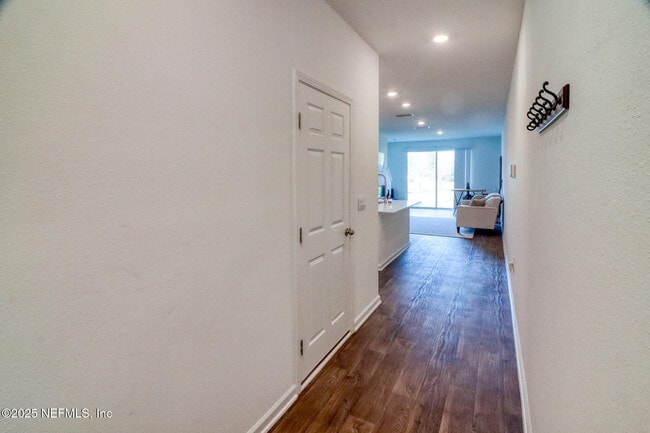 Building Photo - 9909 Garrin Dr