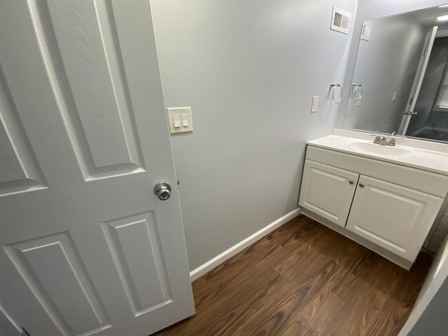 Foto del edificio - 112 Laurel St