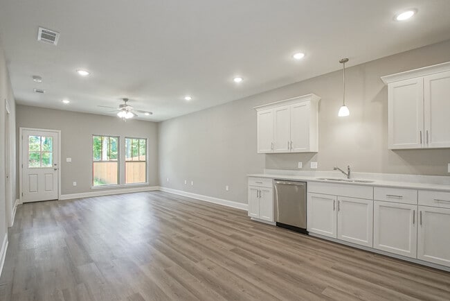 Foto del edificio - 19905 Grantham Rd