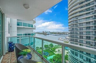Building Photo - 1800 N Bayshore Dr