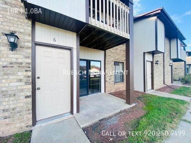 Building Photo - Spacious 1 Bedroom 1 Bath Lower Apartment ...