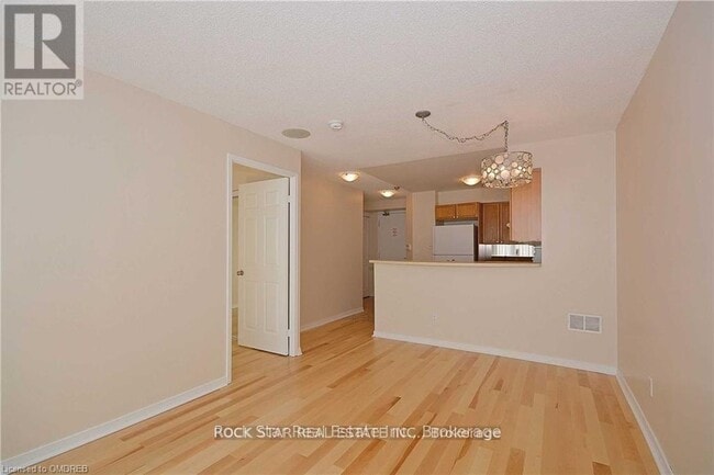 Building Photo - 109 Front St E