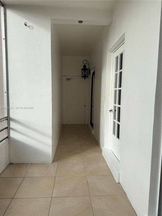 Building Photo - 2431 SW 82nd Ave