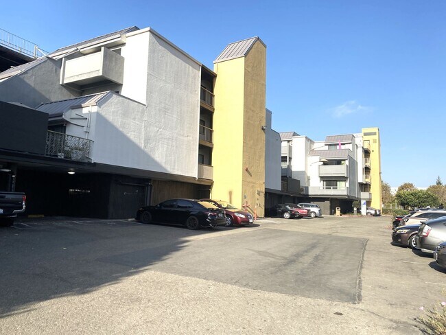 Foto del edificio - Nice Clean 1 bedroom & 1 bath Condo