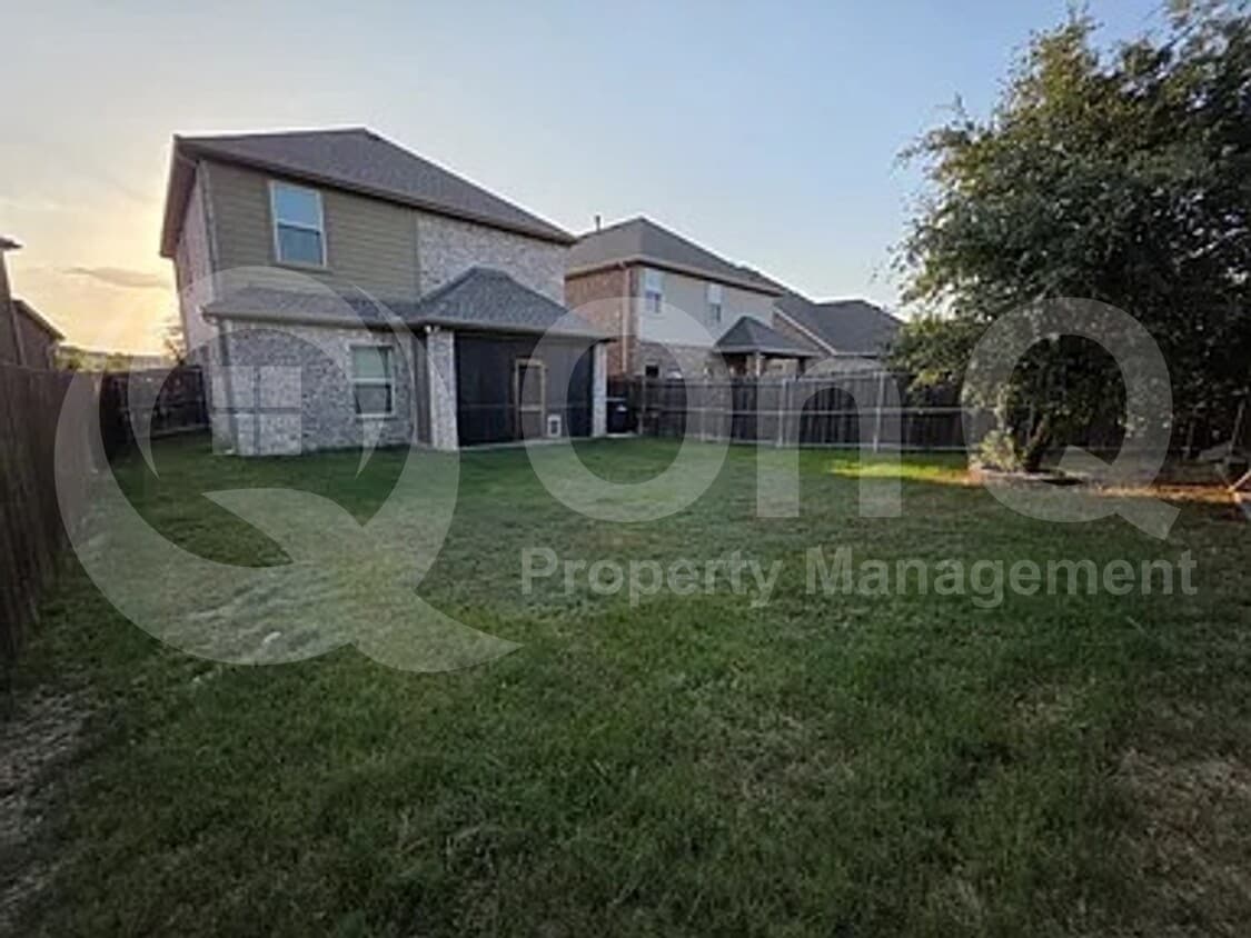 Building Photo - 204 Brazoria Ln