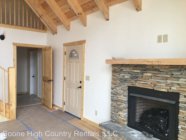 Building Photo - 1425 Snaggy Mountain Blvd
