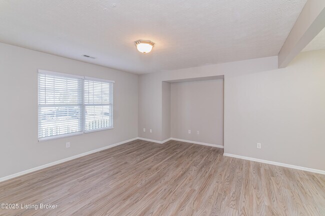 Foto del edificio - 9620 River Trail Dr