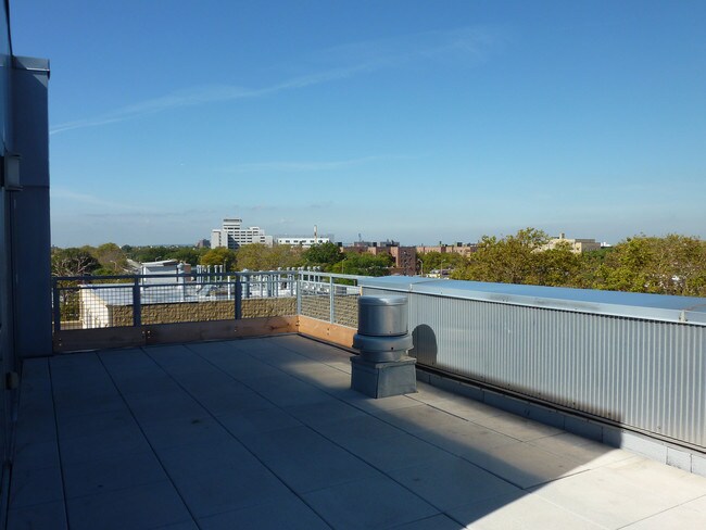 Foto del edificio - 2750 E 12th St