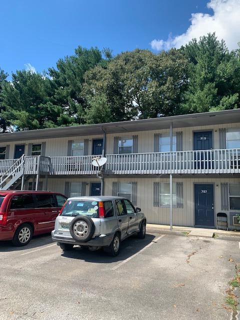 Foto principal - 713 20th St SE