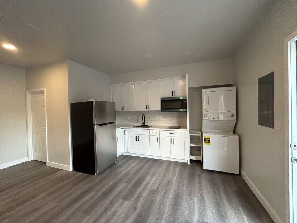 Building Photo - Cozy 1 bedroom and 1 bath apartment in Leimert Park area