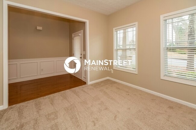Building Photo - 4 Bedroom Pet-Friendly Home in Fairburn, GA with Main Street Renewal
