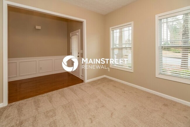 Foto del edificio - 4 Bedroom Pet-Friendly Home in Fairburn, GA with Main Street Renewal
