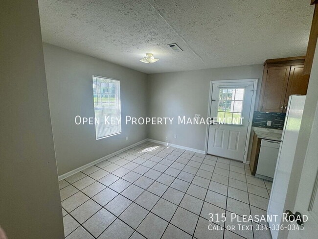 Foto del edificio - 315 Pleasant Rd