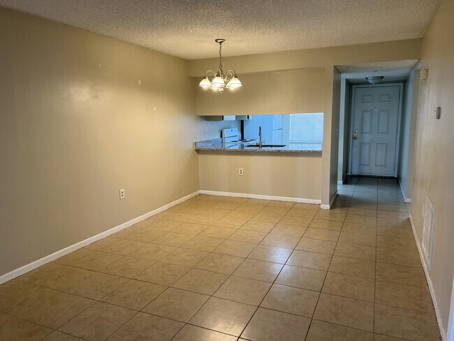 Building Photo - 5039 Bordeaux Village Pl