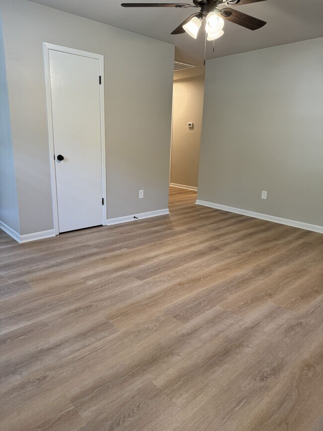 Foto del edificio - 5355 Valina Dr