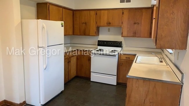 Building Photo - 154 E Hudson Ave