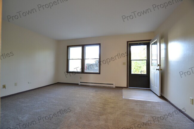 Foto del edificio - 636 Meadowood Ln