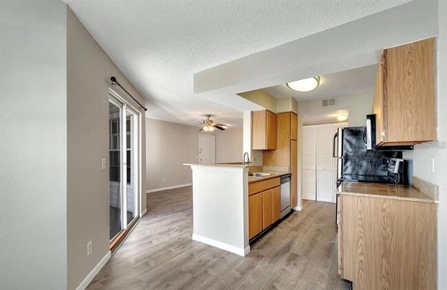 Building Photo - 11582 Westwood Blvd