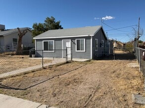 Building Photo - 430 W Wilson Ave