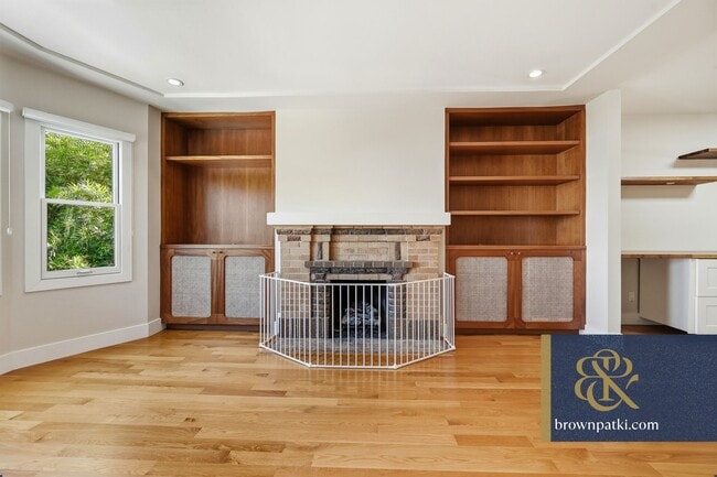Building Photo - 360 Chenery St