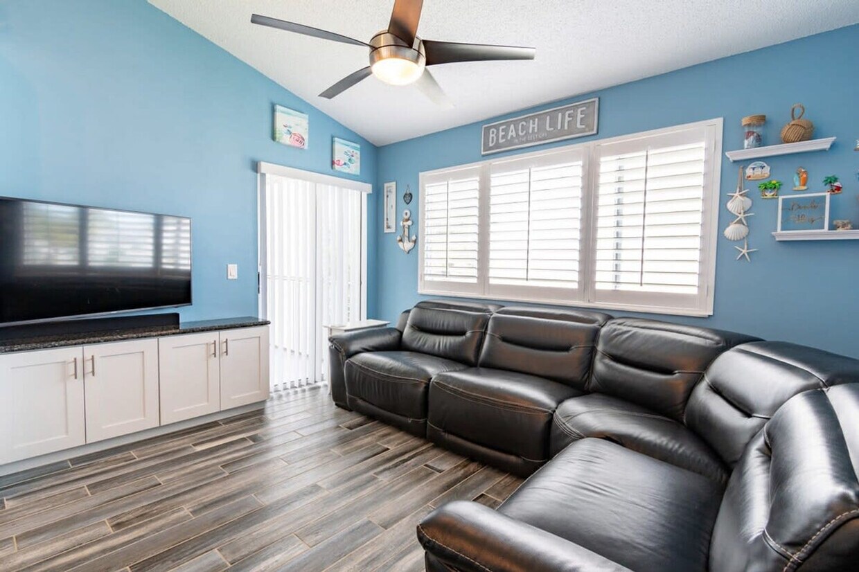 Foto principal - 516 Beach Park Ln