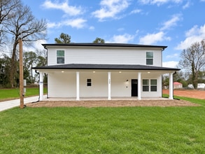 Building Photo - 201 Briarcliff Ln
