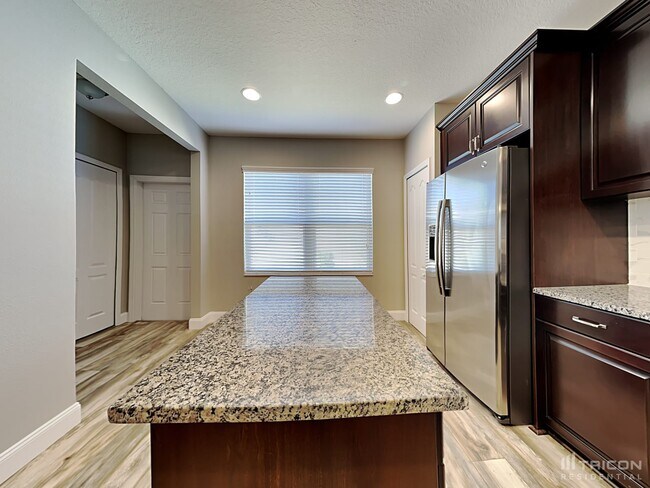 Foto del edificio - 3925 Cottage Hill Ave