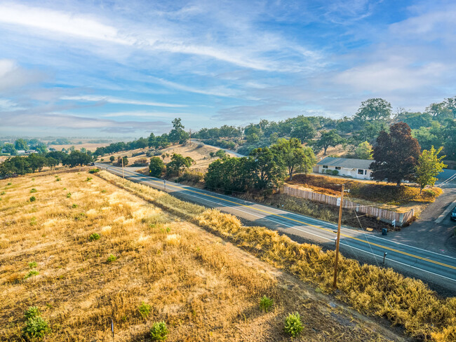 Foto del edificio - 5942 Foothill Rd