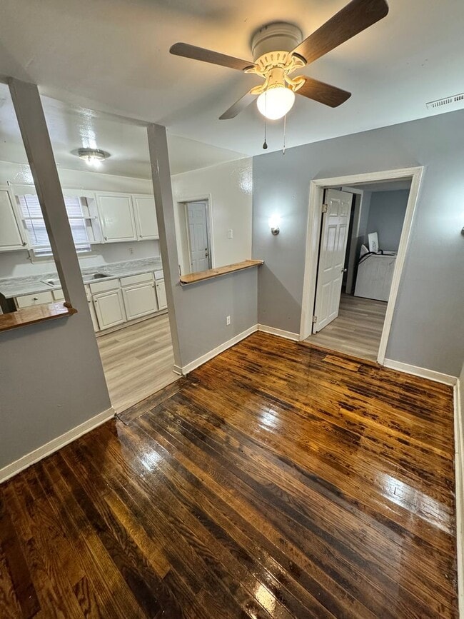 Building Photo - 3 bed house in Church Hill! Enjoy big yard, great location, hardwoods, central Ac, and laundry!