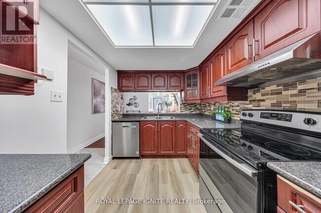 Photo du bâtiment - 88 Alton Towers Cir