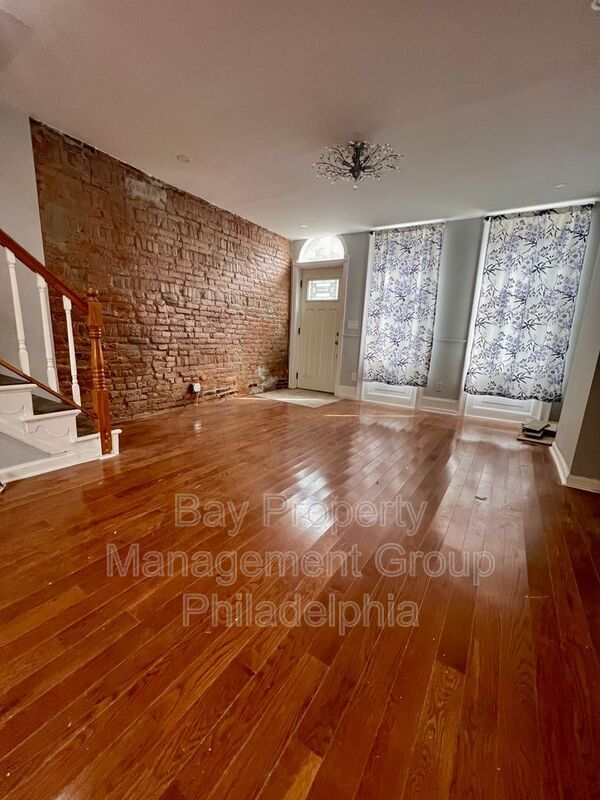 Foto del edificio - 827 Almond St