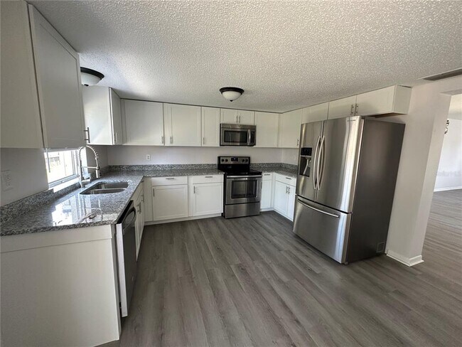 Foto del edificio - 2554 Maple Ave