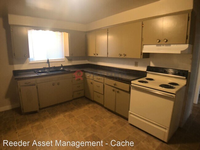 Building Photo - 371 W 500 N