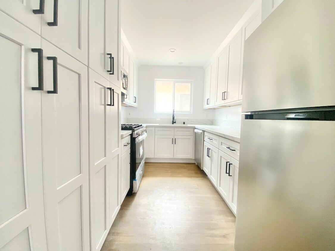 Foto principal - 115-121 S Carondelet St