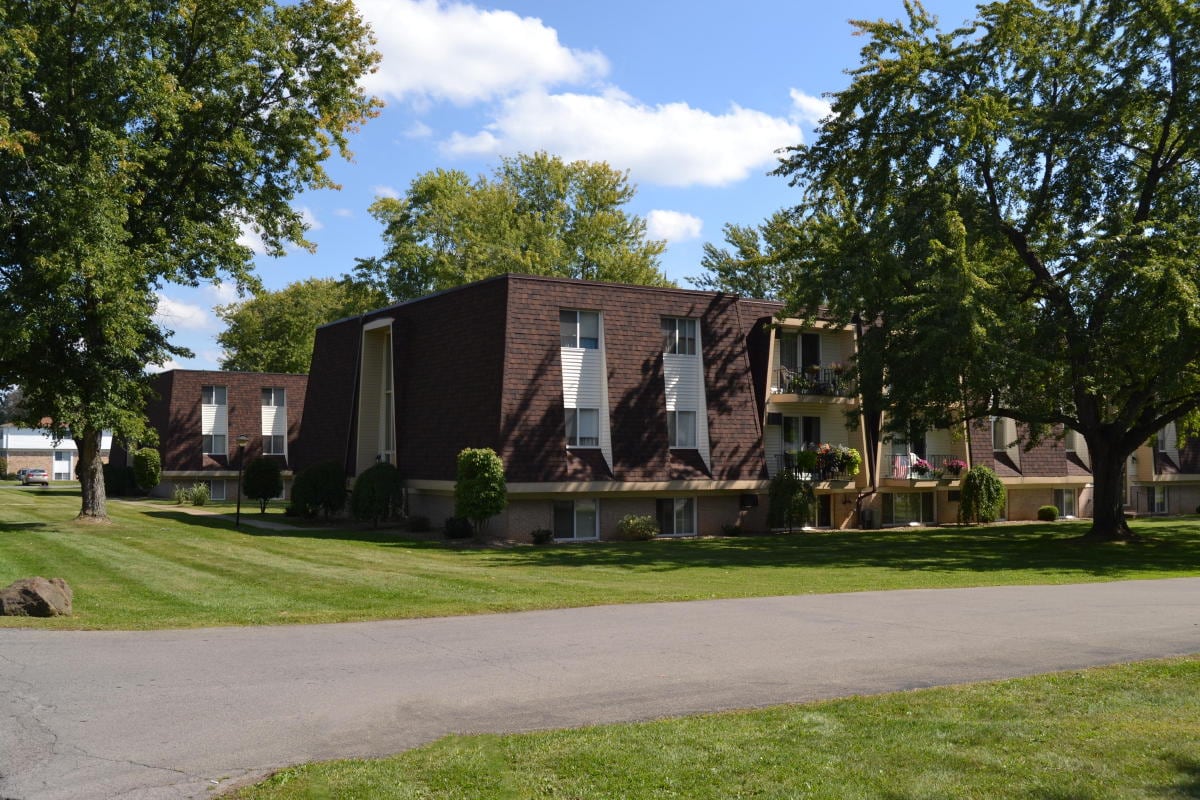 Penn Grove and Colony Apartments Apartments in Grove City, PA
