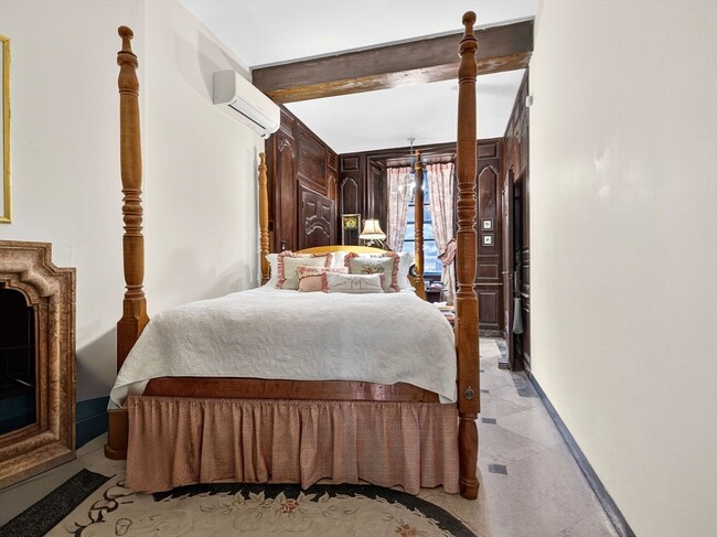 Building Photo - 49 Beacon St