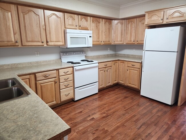 Foto del edificio - 28 Holler Rd