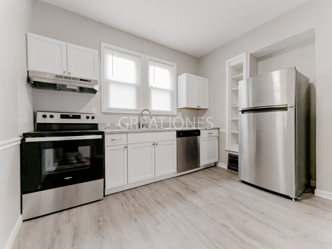 Building Photo - Charming 3 Bedroom in Belleville!