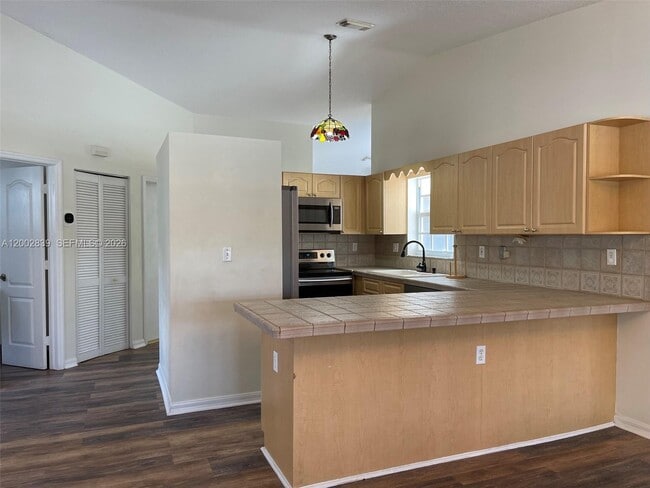 Foto del edificio - 15873 SW 43rd St