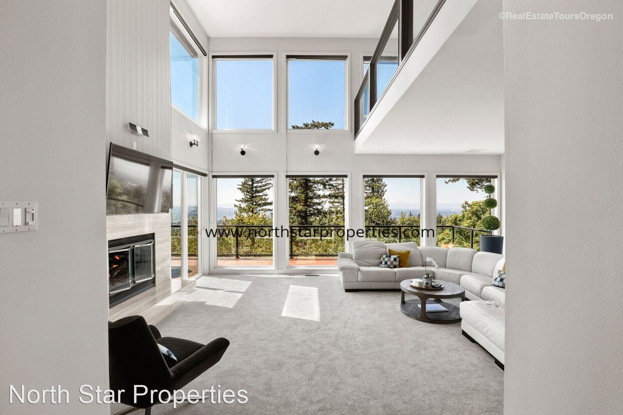 Foto principal - 4 br, 2.5 bath House - 1089 SW Summit View Dr