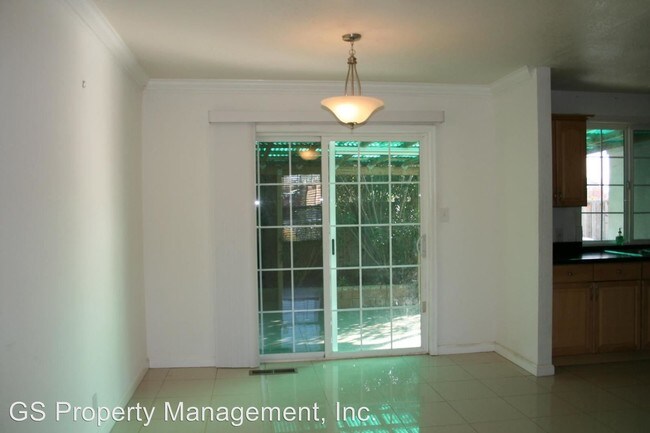 Building Photo - 904 Toyon Ave