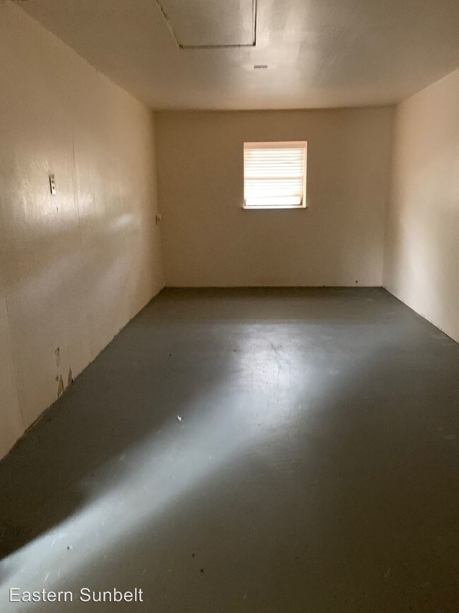 Building Photo - 3 br, 1 bath House - 232 New Mexico Drive