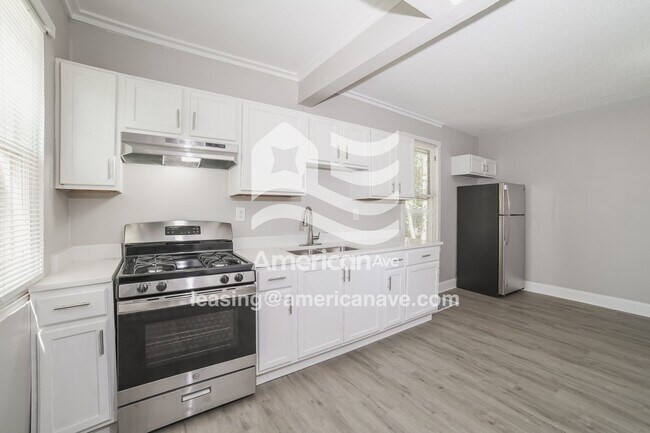 Foto del edificio - 210 E Maywood Ave
