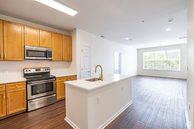 2BR, 2BA - 1,139SF - The Mosswood - Kitchen - The Highlands at Morris Plains