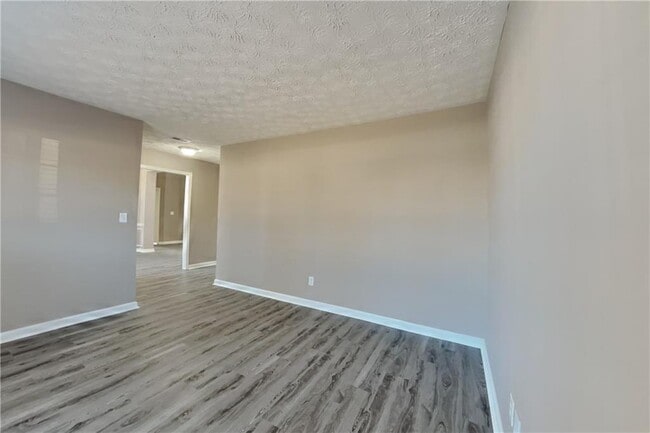 Building Photo - 41 Ludwick Ln